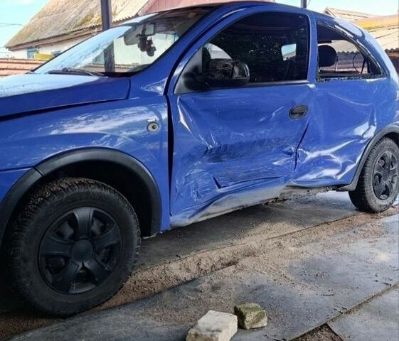 Синій Опель Корса, об'ємом двигуна 1 л та пробігом 221 тис. км за 901 $, фото 1 на Automoto.ua