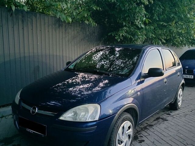 Синий Опель Корса, объемом двигателя 1 л и пробегом 337 тыс. км за 2700 $, фото 1 на Automoto.ua