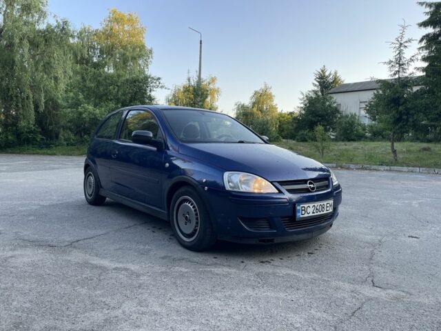 Синий Опель Корса, объемом двигателя 1 л и пробегом 280 тыс. км за 3200 $, фото 1 на Automoto.ua