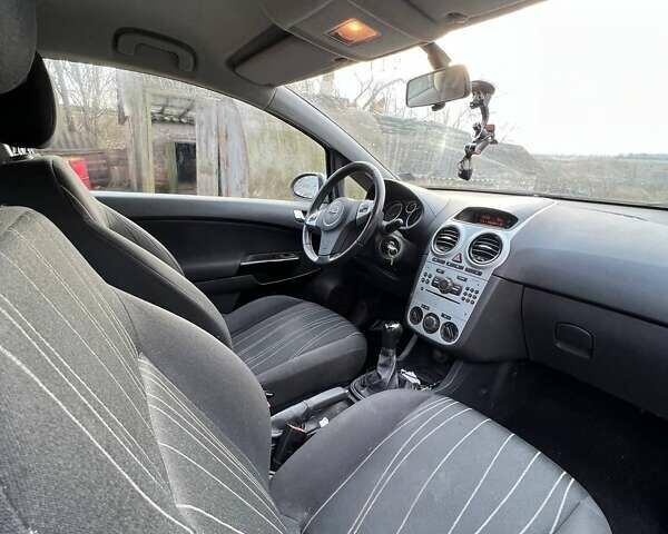 Синій Опель Корса, об'ємом двигуна 1 л та пробігом 191 тис. км за 4300 $, фото 1 на Automoto.ua