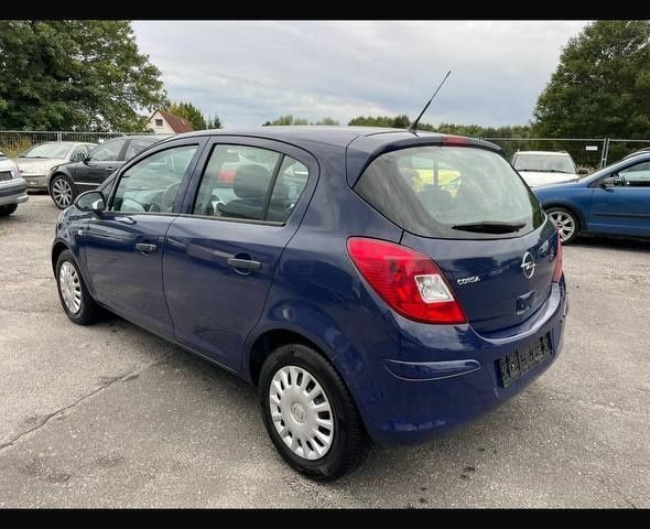 Синій Опель Корса, об'ємом двигуна 0 л та пробігом 180 тис. км за 3500 $, фото 1 на Automoto.ua