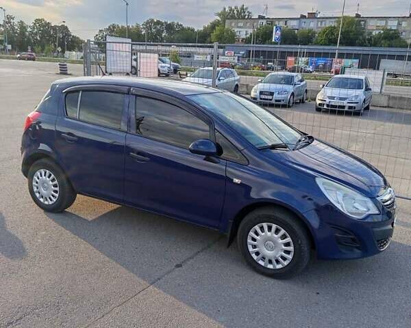 Синий Опель Корса, объемом двигателя 1.3 л и пробегом 247 тыс. км за 5000 $, фото 1 на Automoto.ua