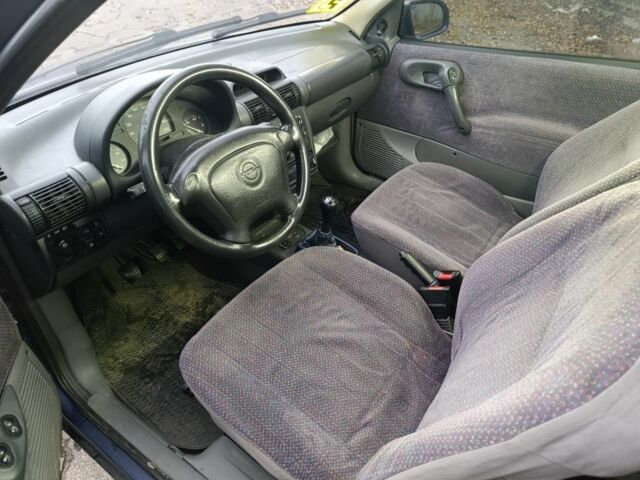 Синій Опель Корса, об'ємом двигуна 1.2 л та пробігом 200 тис. км за 1750 $, фото 1 на Automoto.ua