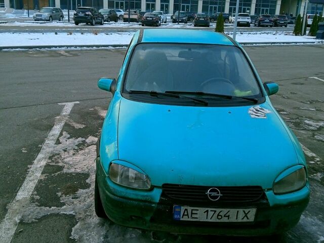 Зелений Опель Корса, об'ємом двигуна 1.2 л та пробігом 300 тис. км за 1000 $, фото 1 на Automoto.ua
