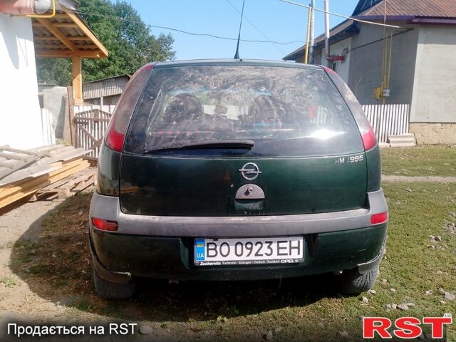 Зеленый Опель Корса, объемом двигателя 1 л и пробегом 350 тыс. км за 2600 $, фото 1 на Automoto.ua