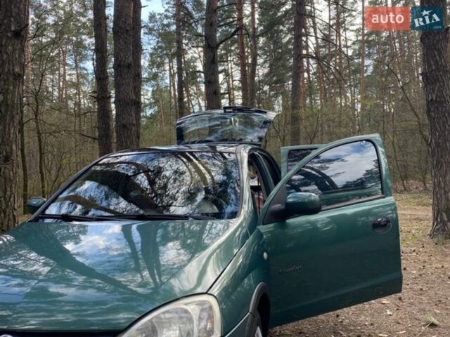 Зеленый Опель Корса, объемом двигателя 1.2 л и пробегом 176 тыс. км за 3200 $, фото 1 на Automoto.ua