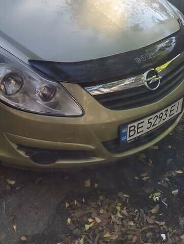 Зеленый Опель Корса, объемом двигателя 1.23 л и пробегом 157 тыс. км за 4100 $, фото 1 на Automoto.ua