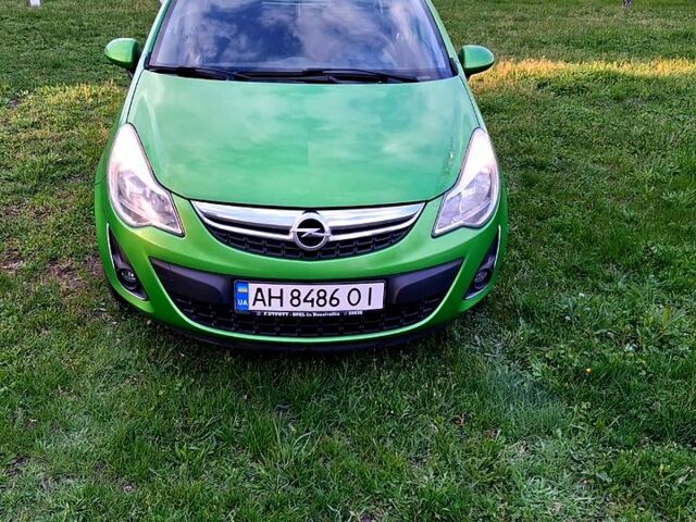 Зеленый Опель Корса, объемом двигателя 1.2 л и пробегом 207 тыс. км за 5000 $, фото 1 на Automoto.ua