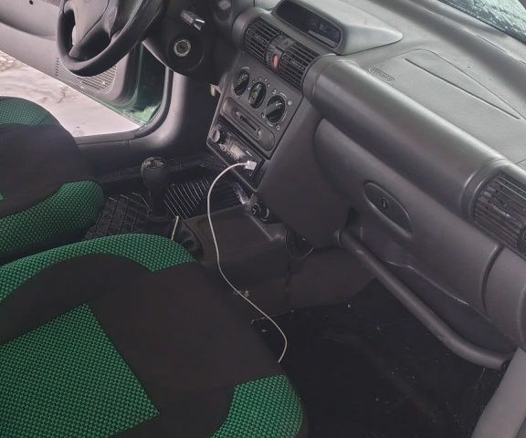 Зелений Опель Корса, об'ємом двигуна 0 л та пробігом 340 тис. км за 1800 $, фото 1 на Automoto.ua