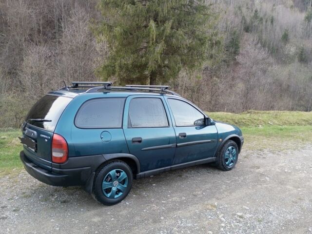 Зеленый Опель Корса, объемом двигателя 1.4 л и пробегом 276 тыс. км за 2900 $, фото 1 на Automoto.ua