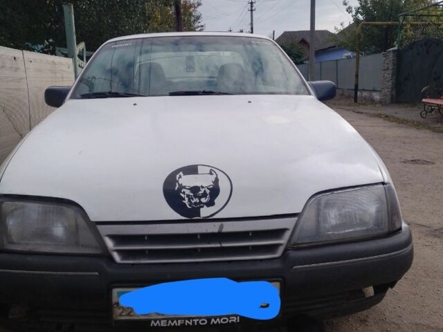 Білий Опель Інша, об'ємом двигуна 2 л та пробігом 2 тис. км за 1100 $, фото 1 на Automoto.ua