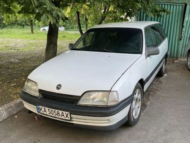 Белый Опель Другая, объемом двигателя 2 л и пробегом 321 тыс. км за 1300 $, фото 1 на Automoto.ua