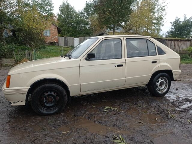 Бежевий Опель Інша, об'ємом двигуна 1.7 л та пробігом 240 тис. км за 650 $, фото 1 на Automoto.ua