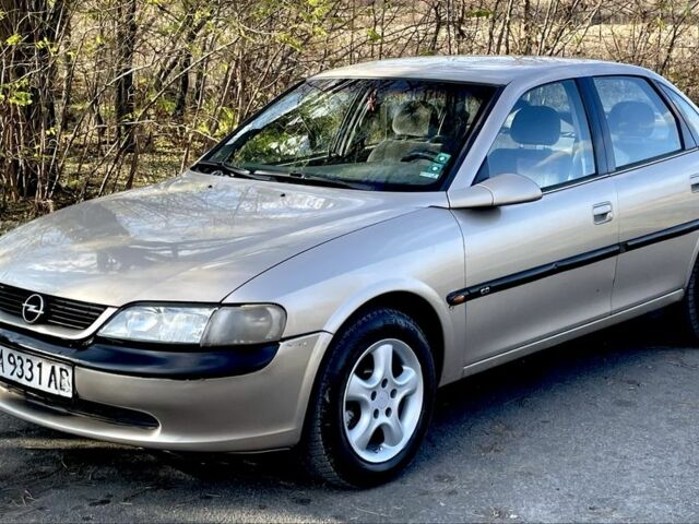Бежевый Опель Другая, объемом двигателя 2 л и пробегом 312 тыс. км за 1600 $, фото 1 на Automoto.ua