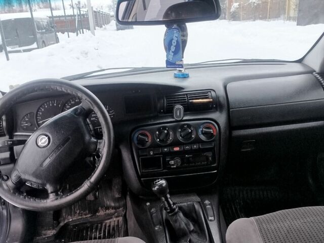 Сірий Опель Інша, об'ємом двигуна 2 л та пробігом 335 тис. км за 2000 $, фото 1 на Automoto.ua