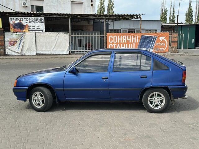 Синий Опель Другая, объемом двигателя 1.6 л и пробегом 85 тыс. км за 1250 $, фото 1 на Automoto.ua