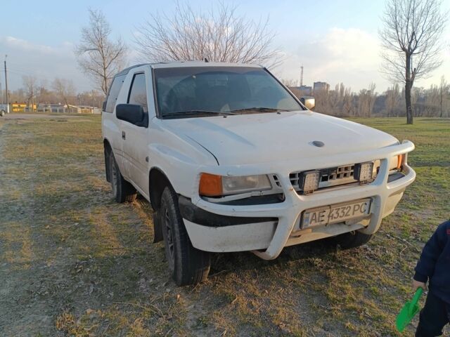 Білий Опель Фронтера, об'ємом двигуна 2 л та пробігом 250 тис. км за 3500 $, фото 1 на Automoto.ua