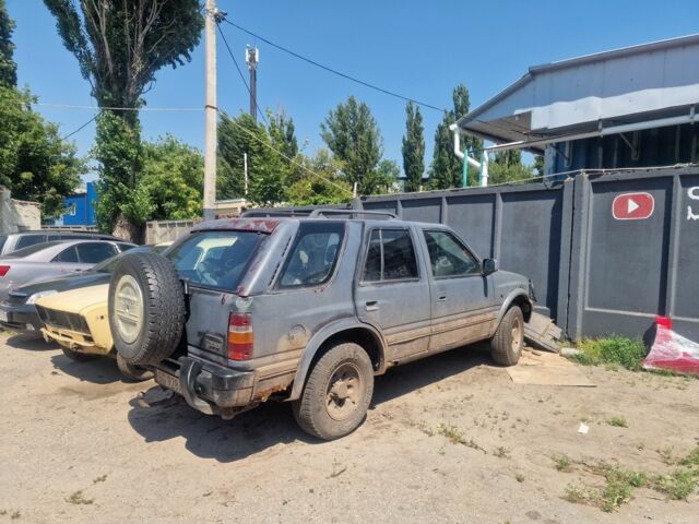 Чорний Опель Фронтера, об'ємом двигуна 0 л та пробігом 300 тис. км за 1250 $, фото 1 на Automoto.ua