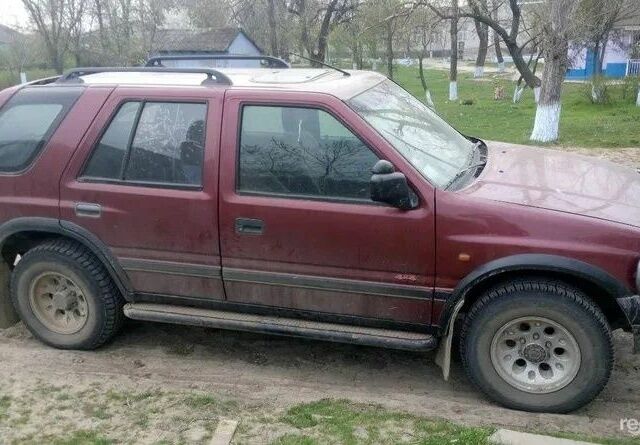 Красный Опель Фронтера, объемом двигателя 0 л и пробегом 250 тыс. км за 1000 $, фото 1 на Automoto.ua