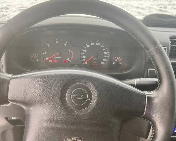 Опель Фронтера, об'ємом двигуна 2.2 л та пробігом 373 тис. км за 4000 $, фото 1 на Automoto.ua