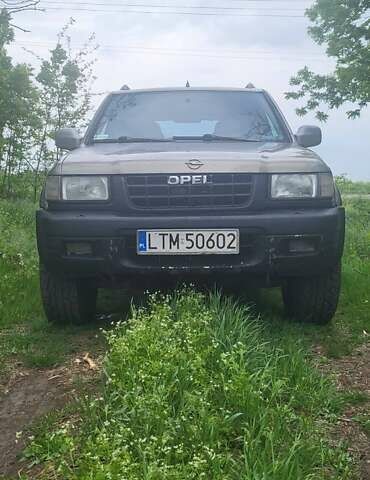Серый Опель Фронтера, объемом двигателя 2.2 л и пробегом 275 тыс. км за 3450 $, фото 1 на Automoto.ua