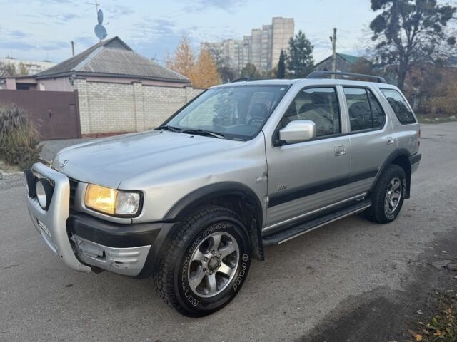 Серый Опель Фронтера, объемом двигателя 2.2 л и пробегом 258 тыс. км за 2600 $, фото 1 на Automoto.ua