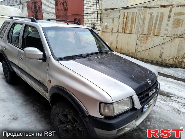 Серый Опель Фронтера, объемом двигателя 2.2 л и пробегом 123 тыс. км за 2000 $, фото 1 на Automoto.ua