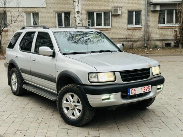 Серый Опель Фронтера, объемом двигателя 2.2 л и пробегом 260 тыс. км за 3600 $, фото 1 на Automoto.ua