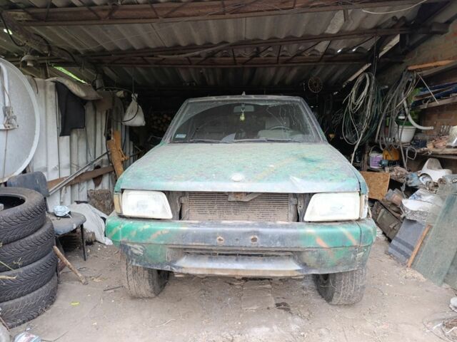 Зелений Опель Фронтера, об'ємом двигуна 0 л та пробігом 300 тис. км за 1426 $, фото 1 на Automoto.ua