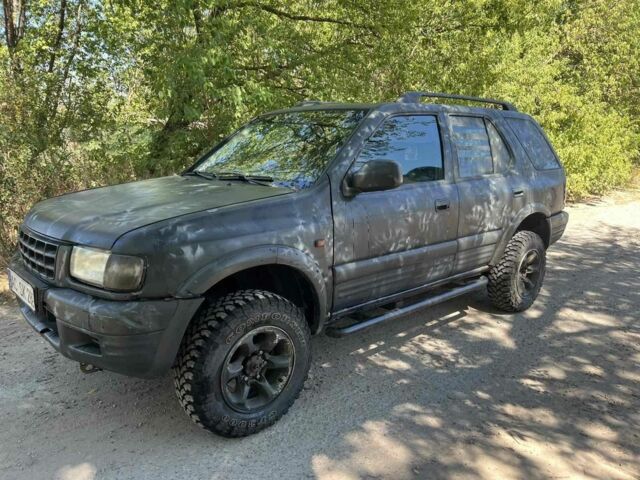 Зеленый Опель Фронтера, объемом двигателя 2.5 л и пробегом 100 тыс. км за 2000 $, фото 1 на Automoto.ua