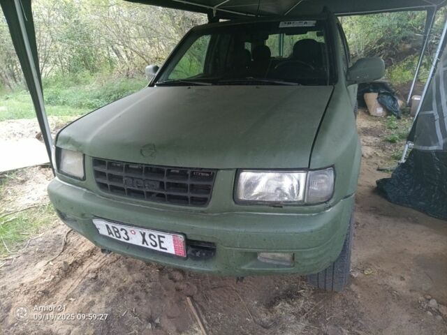 Зеленый Опель Фронтера, объемом двигателя 0 л и пробегом 200 тыс. км за 1800 $, фото 1 на Automoto.ua