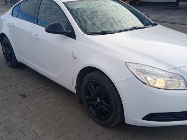 Белый Опель Инсигния, объемом двигателя 1.6 л и пробегом 158 тыс. км за 7500 $, фото 1 на Automoto.ua