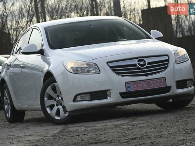 Білий Опель Інсігнія, об'ємом двигуна 1.8 л та пробігом 134 тис. км за 7700 $, фото 1 на Automoto.ua