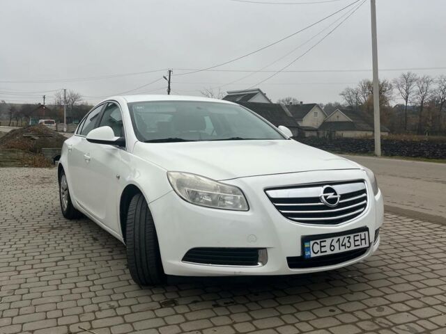 Белый Опель Инсигния, объемом двигателя 2 л и пробегом 275 тыс. км за 6600 $, фото 1 на Automoto.ua