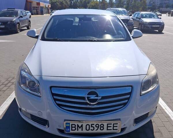 Белый Опель Инсигния, объемом двигателя 2 л и пробегом 172 тыс. км за 7700 $, фото 1 на Automoto.ua