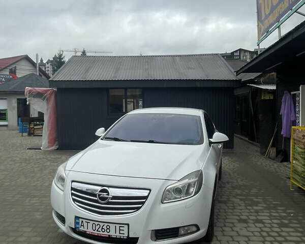 Белый Опель Инсигния, объемом двигателя 1.96 л и пробегом 237 тыс. км за 8100 $, фото 1 на Automoto.ua