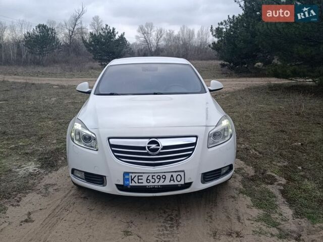 Белый Опель Инсигния, объемом двигателя 1.96 л и пробегом 279 тыс. км за 8100 $, фото 1 на Automoto.ua