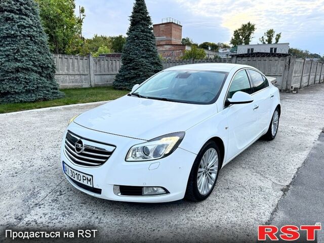 Белый Опель Инсигния, объемом двигателя 2 л и пробегом 225 тыс. км за 8900 $, фото 1 на Automoto.ua