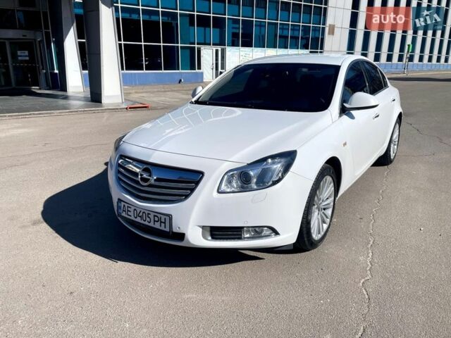 Білий Опель Інсігнія, об'ємом двигуна 1.96 л та пробігом 194 тис. км за 8800 $, фото 1 на Automoto.ua