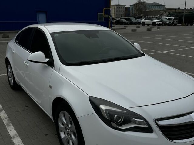 Білий Опель Інсігнія, об'ємом двигуна 1.6 л та пробігом 208 тис. км за 9800 $, фото 1 на Automoto.ua