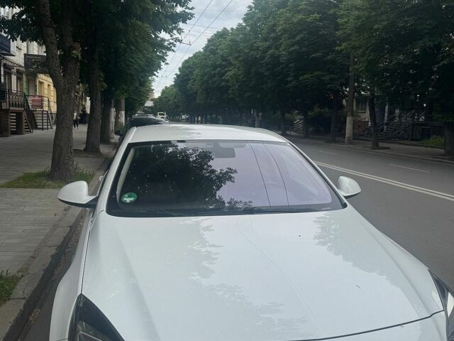 Білий Опель Інсігнія, об'ємом двигуна 1.6 л та пробігом 220 тис. км за 9900 $, фото 1 на Automoto.ua