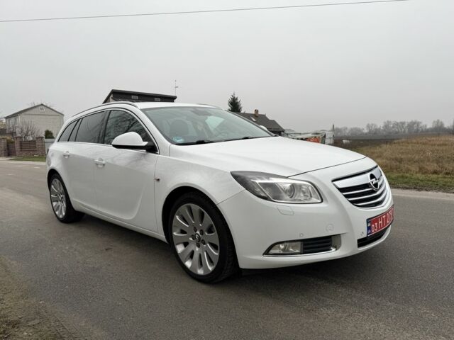 Білий Опель Інсігнія, об'ємом двигуна 1.6 л та пробігом 210 тис. км за 8000 $, фото 1 на Automoto.ua