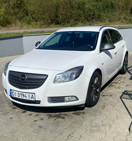 Белый Опель Инсигния, объемом двигателя 1.96 л и пробегом 360 тыс. км за 7200 $, фото 1 на Automoto.ua