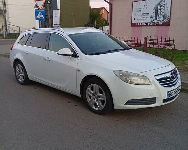 Белый Опель Инсигния, объемом двигателя 1.96 л и пробегом 240 тыс. км за 6500 $, фото 1 на Automoto.ua