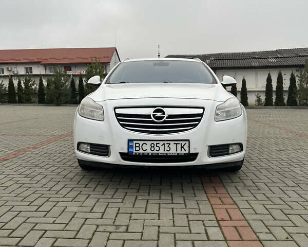 Белый Опель Инсигния, объемом двигателя 1.96 л и пробегом 324 тыс. км за 7100 $, фото 1 на Automoto.ua
