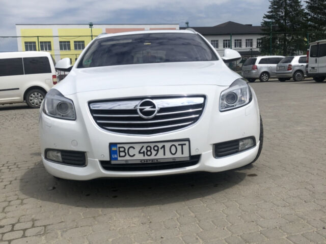 Білий Опель Інсігнія, об'ємом двигуна 1.96 л та пробігом 267 тис. км за 9800 $, фото 1 на Automoto.ua