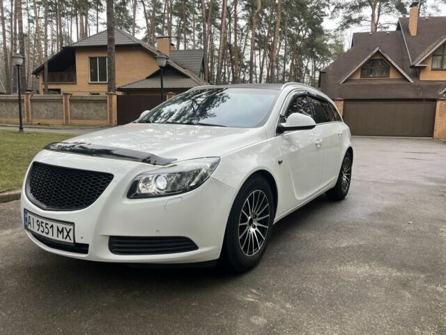 Белый Опель Инсигния, объемом двигателя 2.8 л и пробегом 265 тыс. км за 6500 $, фото 1 на Automoto.ua