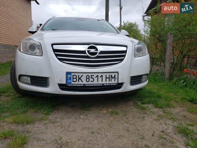 Білий Опель Інсігнія, об'ємом двигуна 1.96 л та пробігом 270 тис. км за 7700 $, фото 1 на Automoto.ua