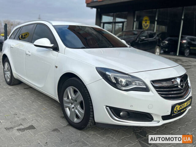 Белый Опель Инсигния, объемом двигателя 2 л и пробегом 250 тыс. км за 10000 $, фото 1 на Automoto.ua