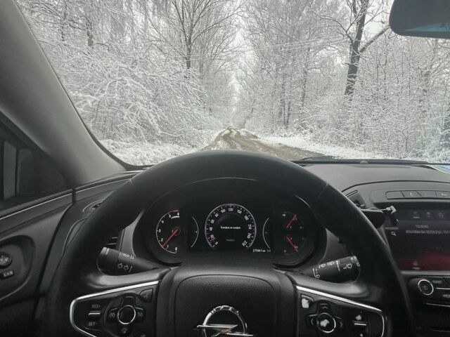 Белый Опель Инсигния, объемом двигателя 2 л и пробегом 278 тыс. км за 8400 $, фото 1 на Automoto.ua